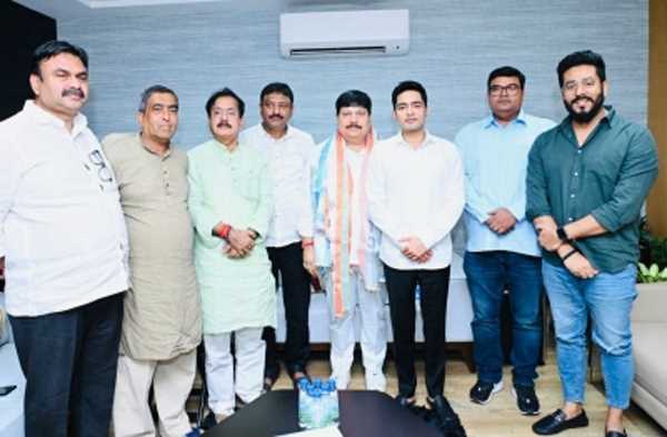 भाजपा के लोकसभा सदस्य अर्जुन सिंह तृणमूल कांग्रेस में शामिल भाजपा के लोकसभा सदस्य अर्जुन सिंह तृणमूल कांग्रेस में शामिल